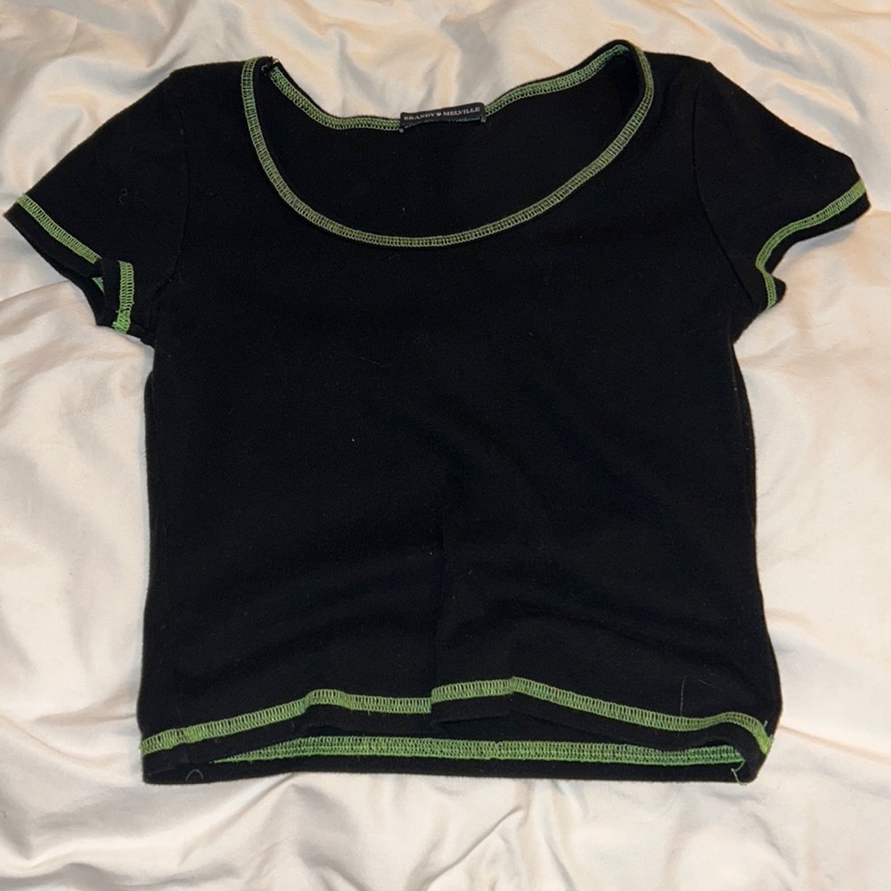 Brandy Melville - Reverse stitching Black Baby Tee